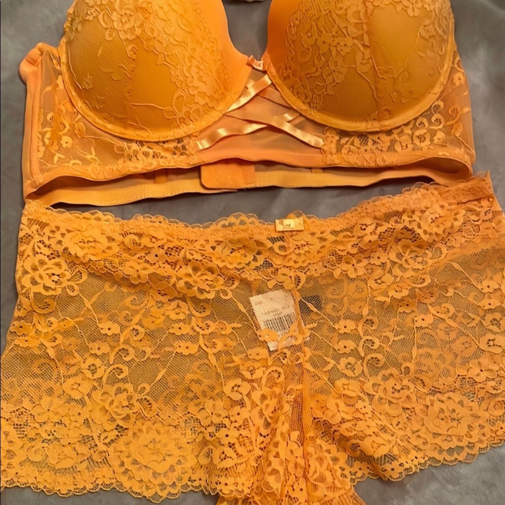 Plus Size Bra Set - Size 42C/1X